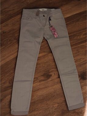 Hollister Bettys 3 Slim Skinny Jeggings Stretch Jeans Khaki tan Juniors 3 (W26)